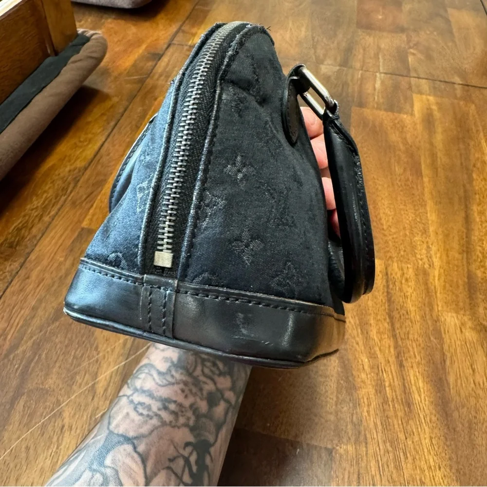 Louis Vuitton Satin Alma - Picture 7 of 16